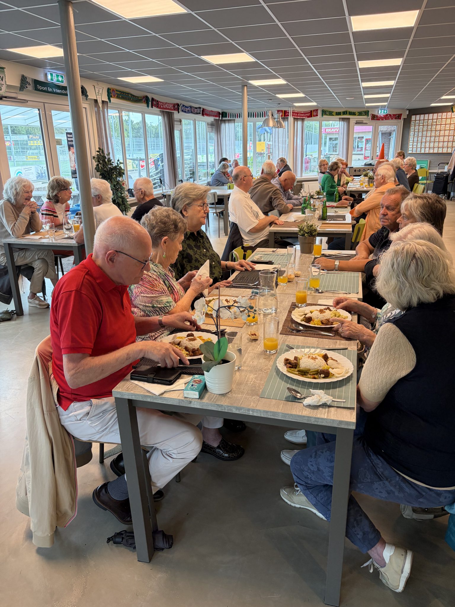 Weer een gezellige en goed bezochte SEV buurtresto