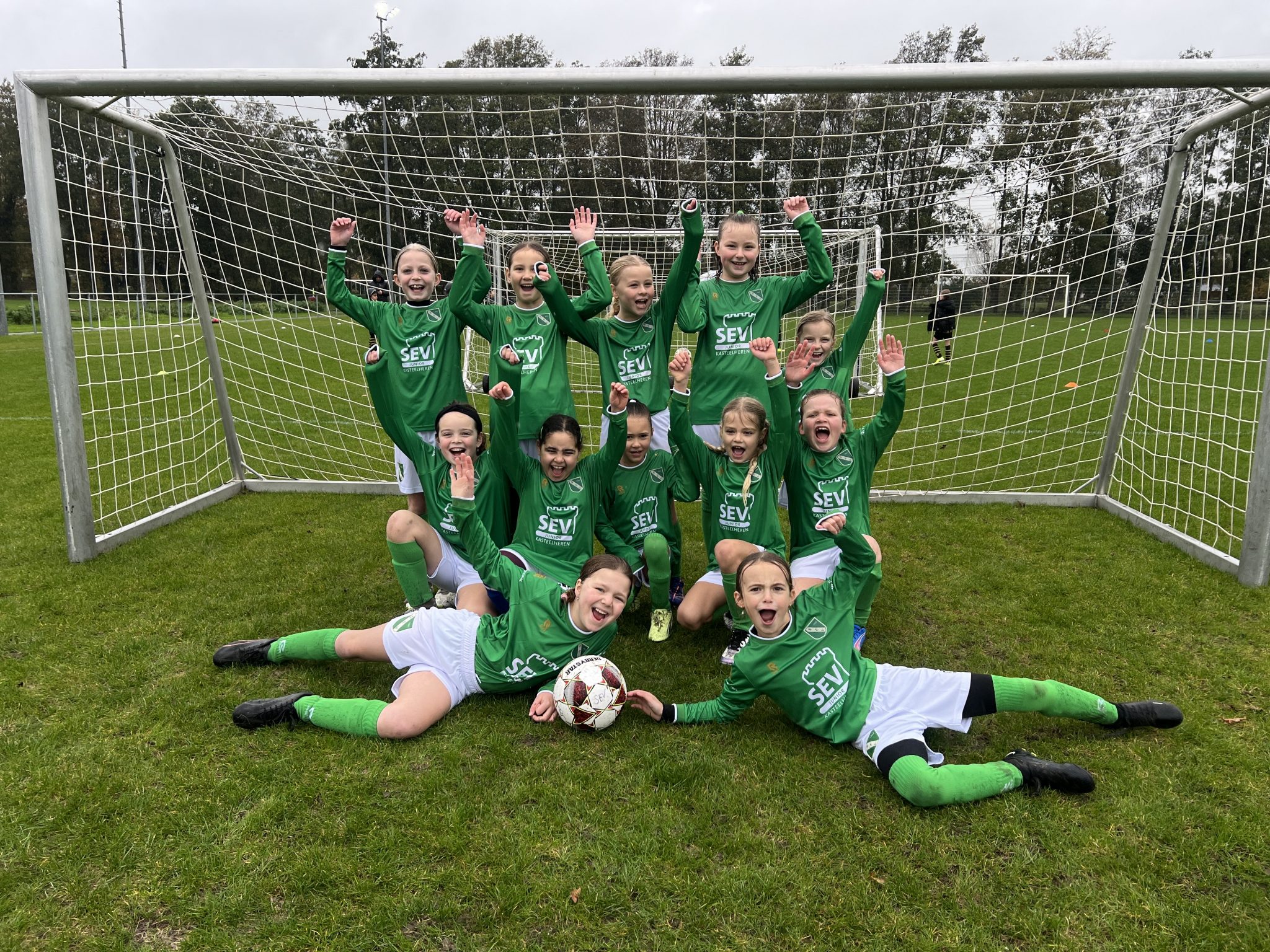 Historisch moment bij SEV: eerste meidenteam ooit bij de jeugd