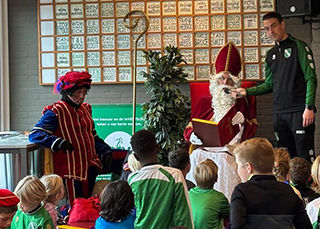 Bezoek Sinterklaas, groot feest!!!